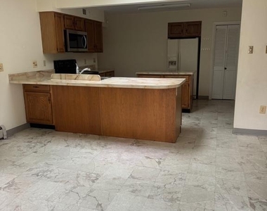 4046 Elizabeth Lane - Photo Thumbnail 7