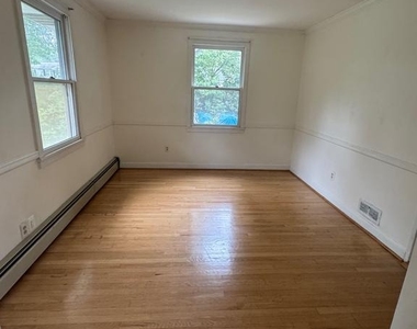4046 Elizabeth Lane - Photo Thumbnail 3