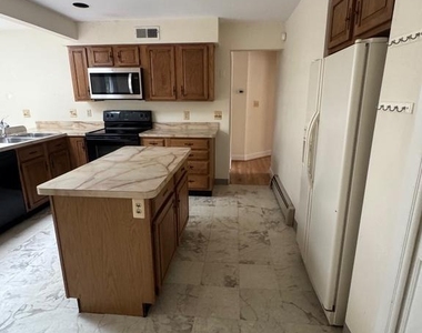 4046 Elizabeth Lane - Photo Thumbnail 6
