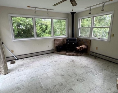 4046 Elizabeth Lane - Photo Thumbnail 8
