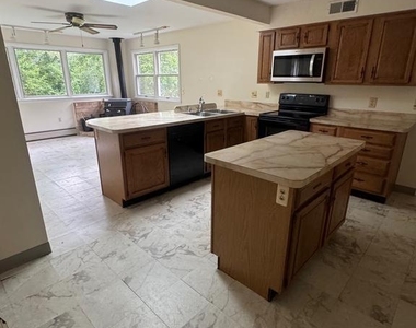 4046 Elizabeth Lane - Photo Thumbnail 5