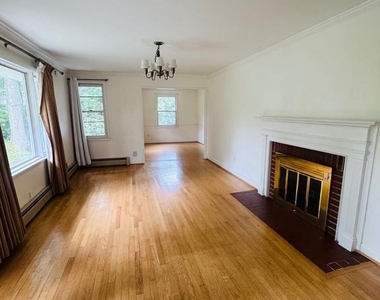 4046 Elizabeth Lane - Photo Thumbnail 2