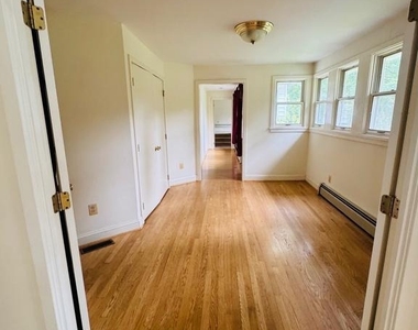 4046 Elizabeth Lane - Photo Thumbnail 4