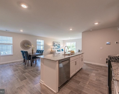 5213 Crooked Lane - Photo Thumbnail 11