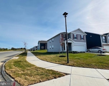 118 Medley Way - Photo Thumbnail 1