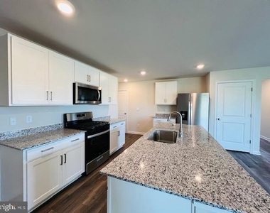 118 Medley Way - Photo Thumbnail 10