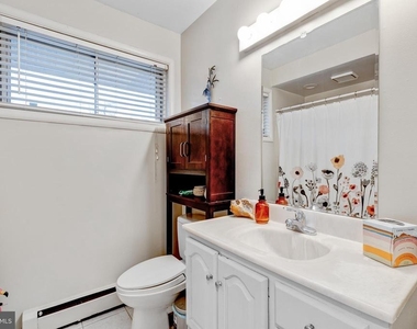9920 Pinehurst Avenue - Photo Thumbnail 23