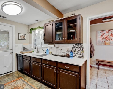 9920 Pinehurst Avenue - Photo Thumbnail 7