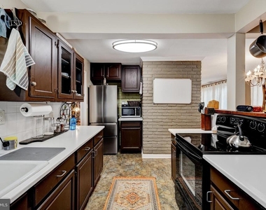 9920 Pinehurst Avenue - Photo Thumbnail 9