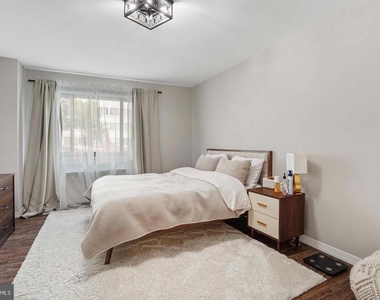 1200 S Arlington Ridge Road - Photo Thumbnail 10
