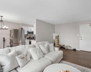 1200 S Arlington Ridge Road - Photo Thumbnail 8