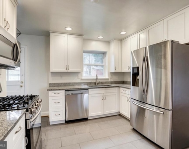 6718 Williamsburg Boulevard - Photo Thumbnail 10