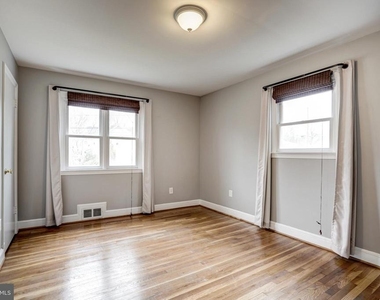 6718 Williamsburg Boulevard - Photo Thumbnail 15
