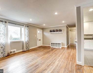 6718 Williamsburg Boulevard - Photo Thumbnail 6
