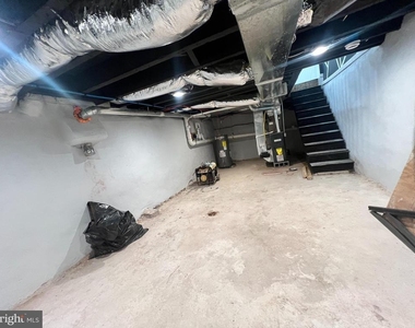 2145 N Dover Street - Photo Thumbnail 7