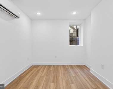 5121 Malcolm Street - Photo Thumbnail 10