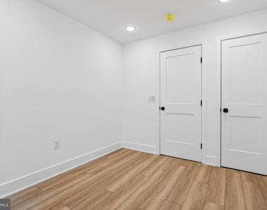 5121 Malcolm Street - Photo Thumbnail 11
