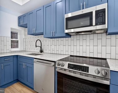 5121 Malcolm Street - Photo Thumbnail 2