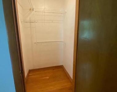 1002 Windsor Avenue - Photo Thumbnail 5