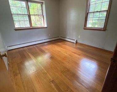 1002 Windsor Avenue - Photo Thumbnail 2