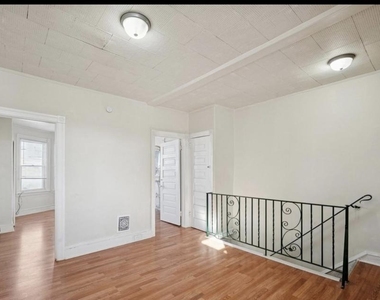 77 N Keystone Avenue - Photo Thumbnail 9