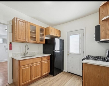 77 N Keystone Avenue - Photo Thumbnail 3