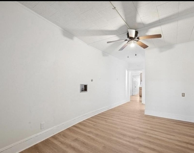 77 N Keystone Avenue - Photo Thumbnail 2