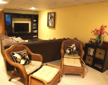 402 Bollen Court - Photo Thumbnail 12