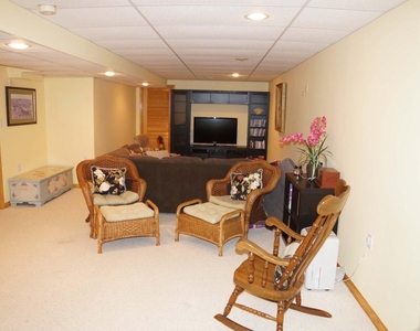 402 Bollen Court - Photo Thumbnail 11