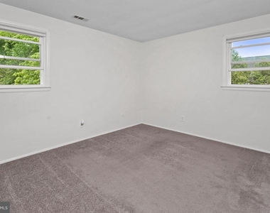 295 Lander Drive - Photo Thumbnail 13