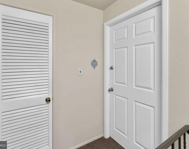 295 Lander Drive - Photo Thumbnail 4
