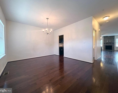 312 Breeding Boulevard - Photo Thumbnail 3