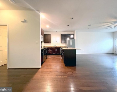 312 Breeding Boulevard - Photo Thumbnail 8
