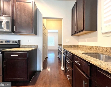 312 Breeding Boulevard - Photo Thumbnail 11