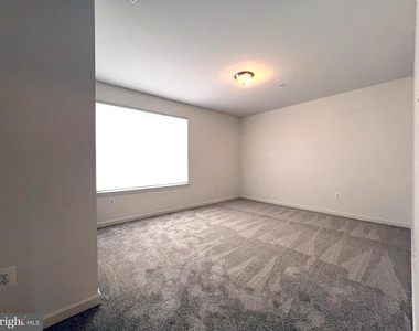 312 Breeding Boulevard - Photo Thumbnail 20