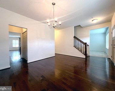 312 Breeding Boulevard - Photo Thumbnail 2