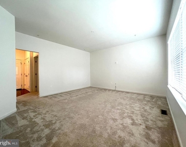 312 Breeding Boulevard - Photo Thumbnail 5