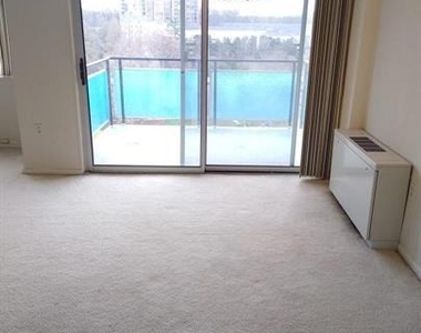 10401 Grosvenor Place - Photo Thumbnail 15