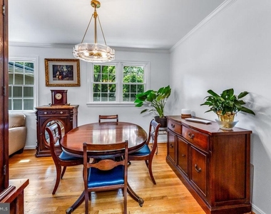 1329 Gresham Road - Photo Thumbnail 9