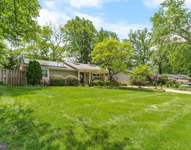 1329 Gresham Road - Photo Thumbnail 2