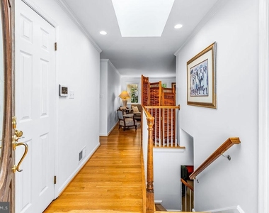 1329 Gresham Road - Photo Thumbnail 5
