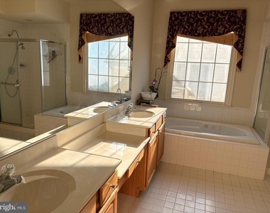 1012 Havencrest Street - Photo Thumbnail 6