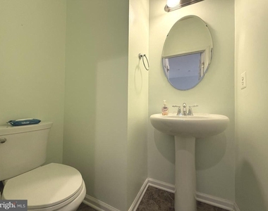 2911 Lomond Place - Photo Thumbnail 7