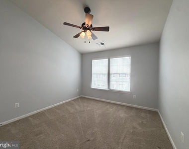 2911 Lomond Place - Photo Thumbnail 12