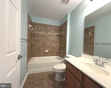 2911 Lomond Place - Photo Thumbnail 13