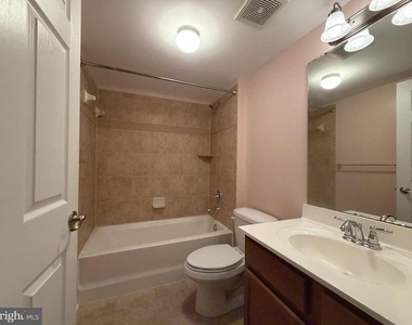 2911 Lomond Place - Photo Thumbnail 17