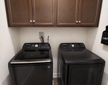 921 Playfair Terrace Way - Photo Thumbnail 13