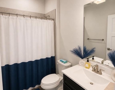 921 Playfair Terrace Way - Photo Thumbnail 9