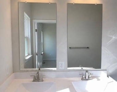 921 Playfair Terrace Way - Photo Thumbnail 7