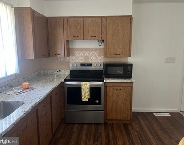705 Bayberry Road - Photo Thumbnail 3